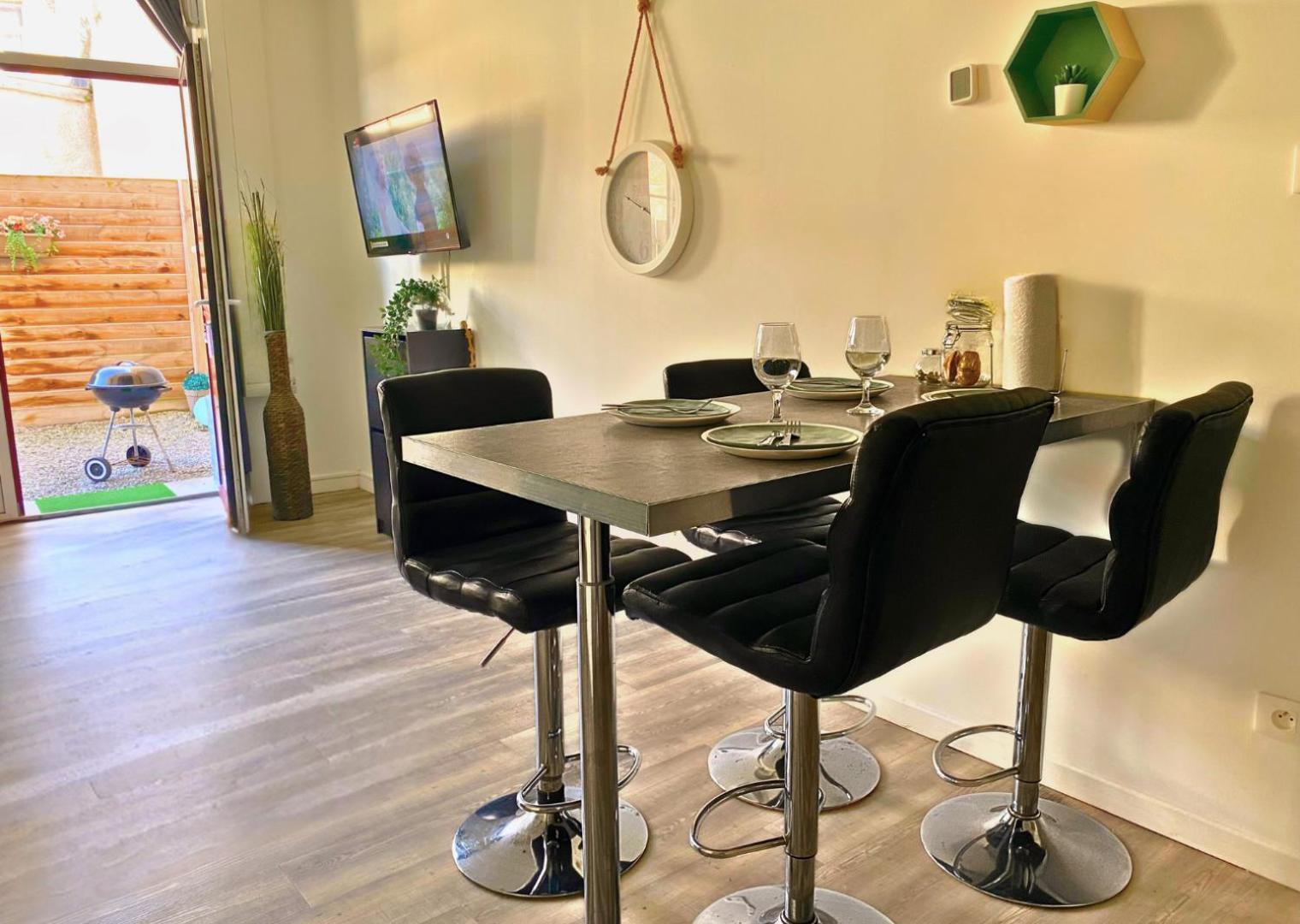 Appartement - Parking Prive Gratuit, Proche Centre-Ville Et Gare De Saint-Omer Saint-Omer (Pas-de-Calais) Eksteriør bilde