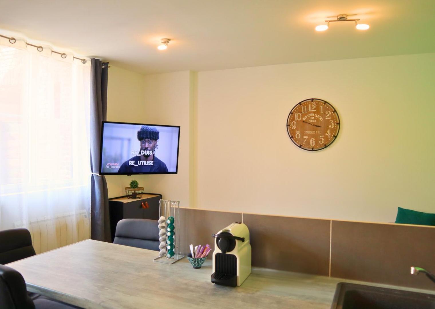 Appartement - Parking Prive Gratuit, Proche Centre-Ville Et Gare De Saint-Omer Saint-Omer (Pas-de-Calais) Eksteriør bilde